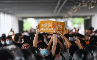 萨拉赫我将化身NBA大赛后发声(拉尔萨与nba新星热吻后携手离开) 萨拉赫我将化身NBA大赛后发声(拉尔萨与nba新星热吻后携手离开)